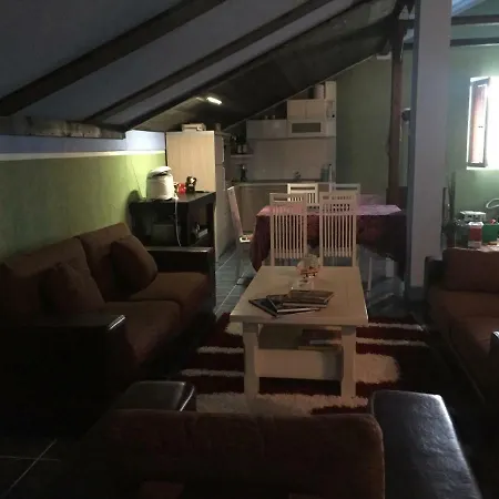 Vacation House At Lustica Bay In Montenegro アパート ポドゴリツァ