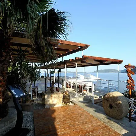 Vacation House At Lustica Bay In Montenegro アパート